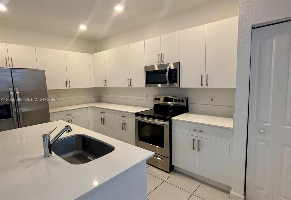 218 SW 159th Ct Pembroke Pines, FL 33027