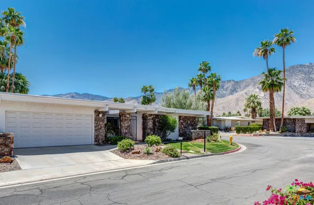 1533 E Canyon Estates Drive Palm Springs, CA 92264