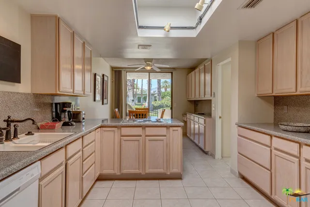 1533 E Canyon Estates Drive Palm Springs, CA 92264