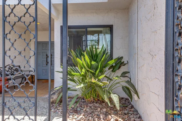 1533 E Canyon Estates Drive Palm Springs, CA 92264