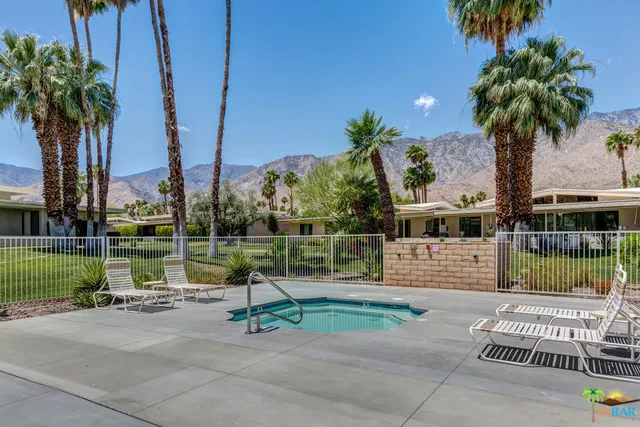 1533 E Canyon Estates Drive Palm Springs, CA 92264