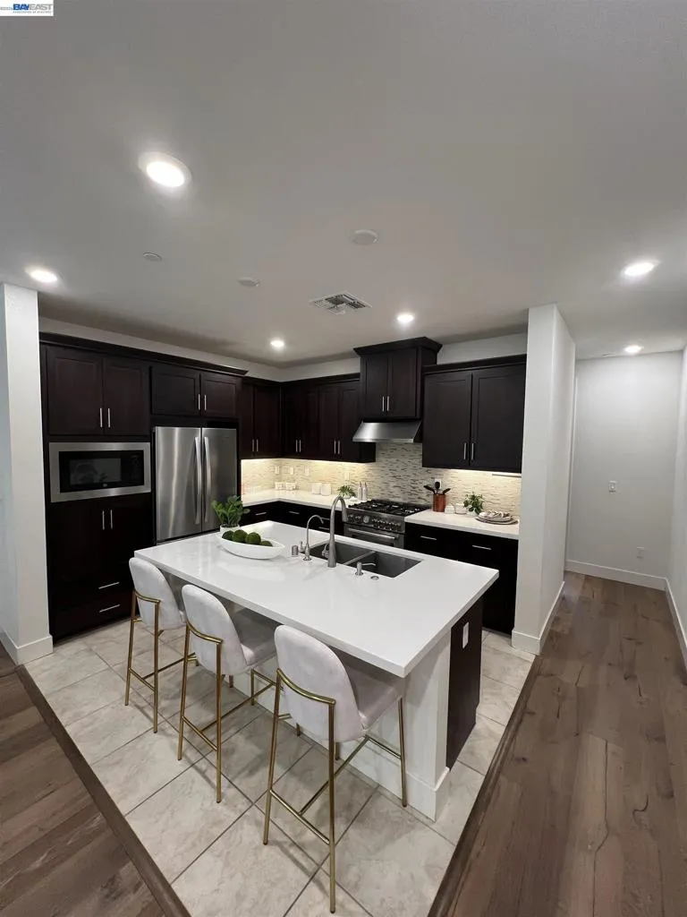 1233 Merry Loop Milpitas, CA 95035