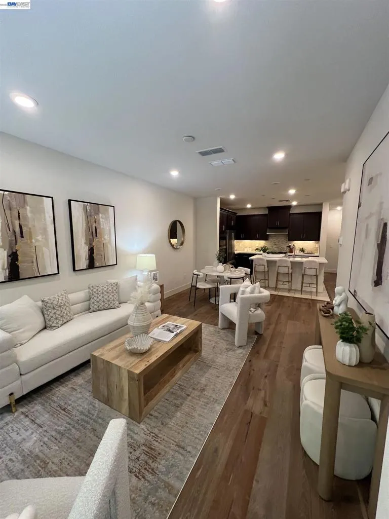 1233 Merry Loop Milpitas, CA 95035