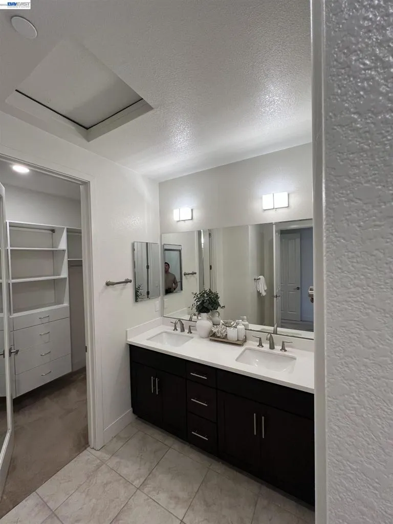 1233 Merry Loop Milpitas, CA 95035