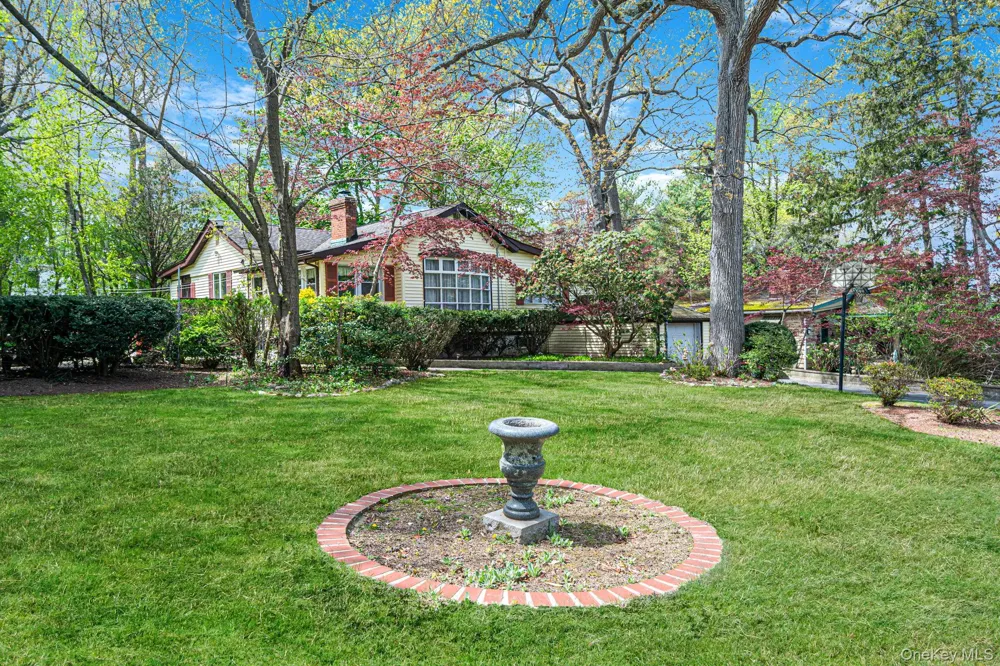 18 Houghton Boulevard Stony Brook, NY 11790