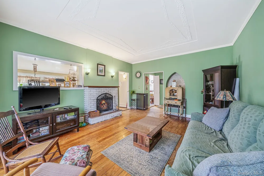 18 Houghton Boulevard Stony Brook, NY 11790