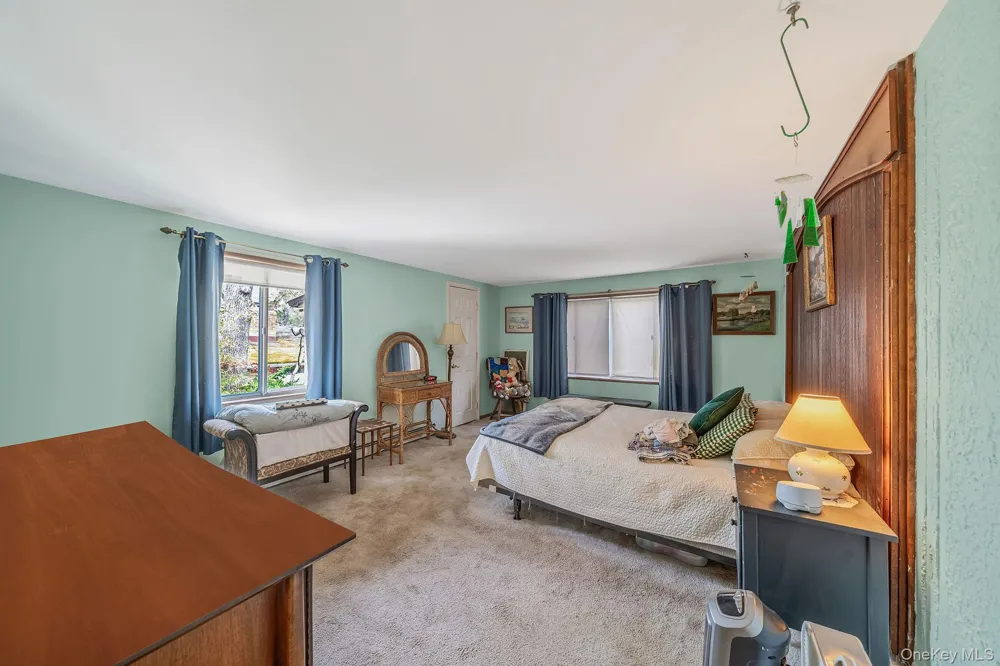 18 Houghton Boulevard Stony Brook, NY 11790