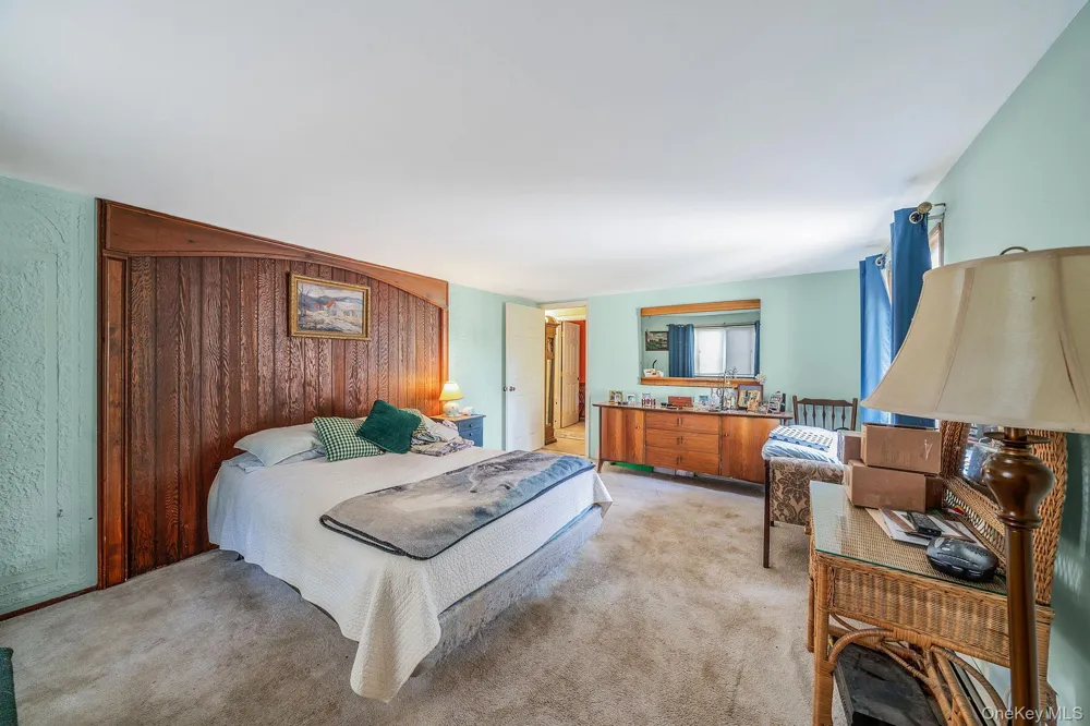 18 Houghton Boulevard Stony Brook, NY 11790