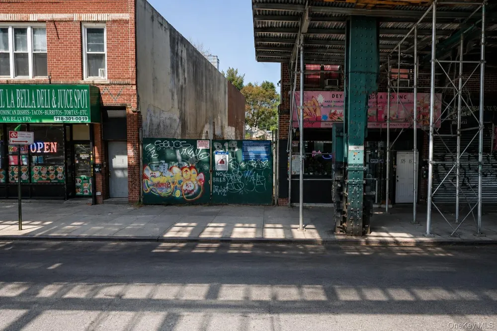 12513 Jamaica Avenue Richmond Hill, NY 11418