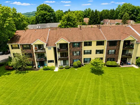 10 Edinburgh Drive #10