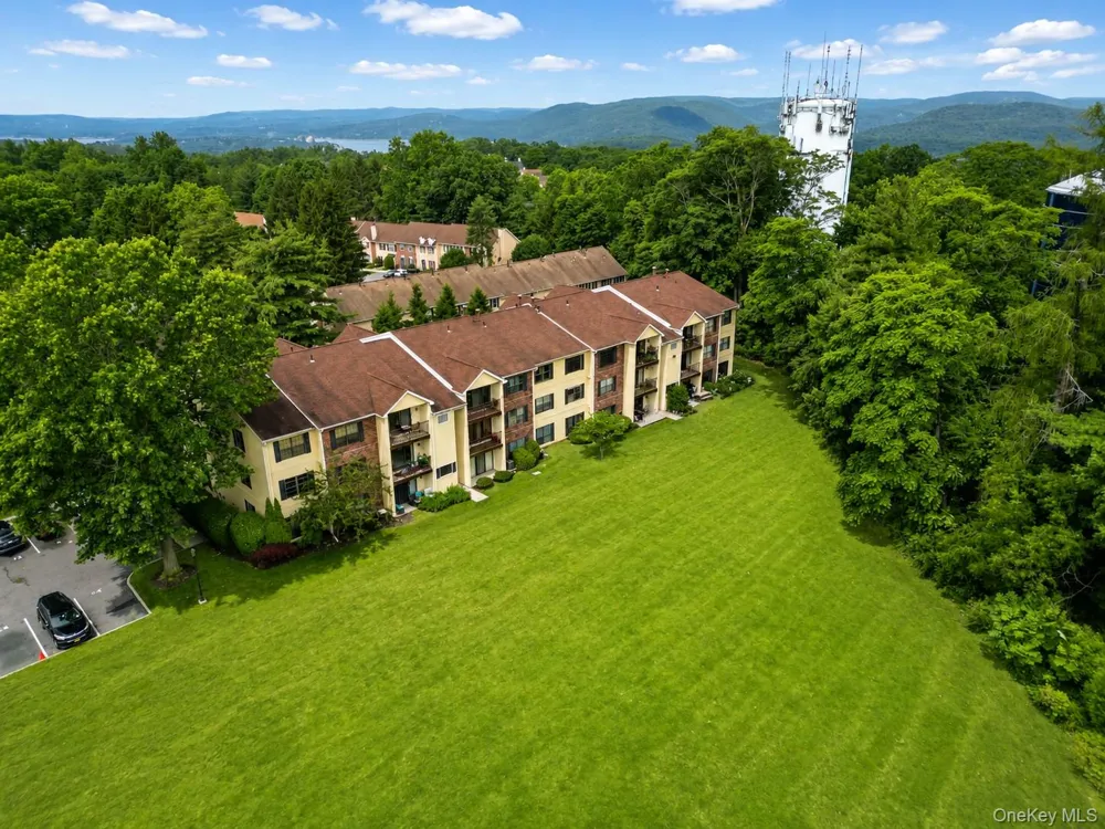10 Edinburgh Drive #10 Peekskill, NY 10566