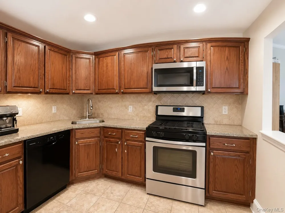 10 Edinburgh Drive #10 Peekskill, NY 10566