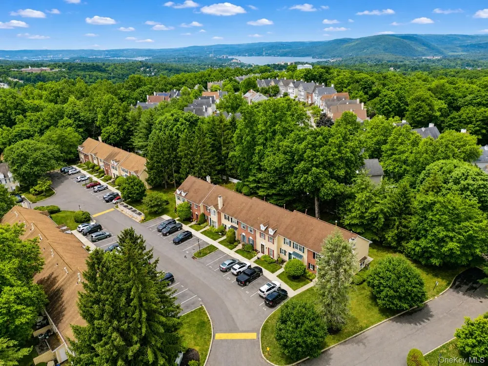 10 Edinburgh Drive #10 Peekskill, NY 10566