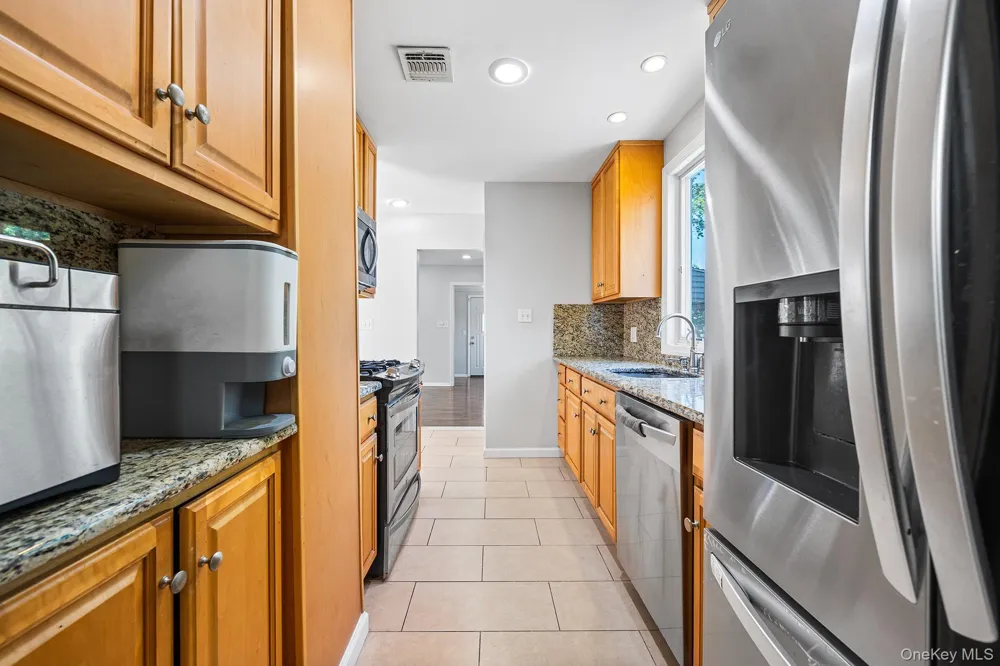 6005 168th Street Fresh Meadows, NY 11365