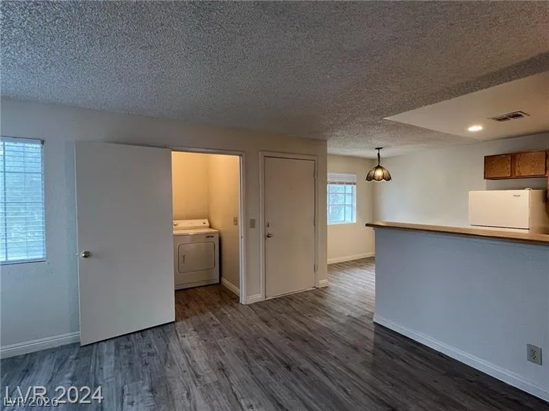 1872 Cosmic Drive Las Vegas, NV 89115