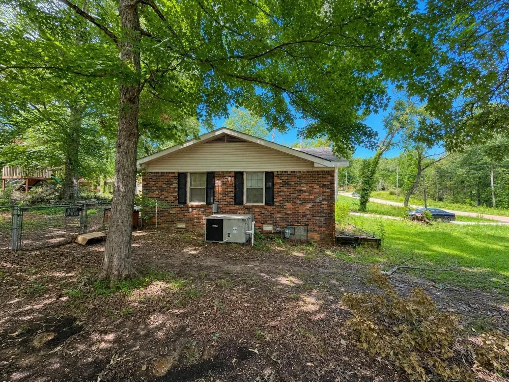 655 E End Dr Savannah, TN 38372
