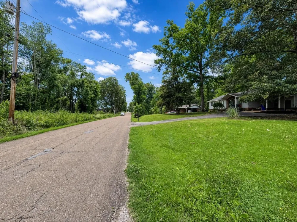 655 E End Dr Savannah, TN 38372