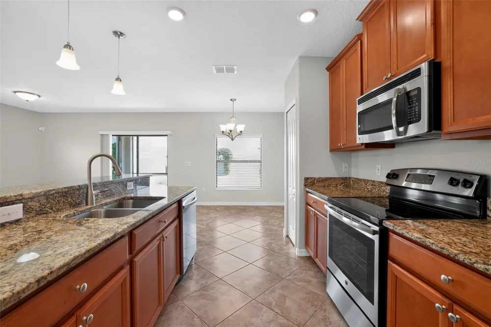 10105 NEWMINSTER LOOP Ruskin, FL 33573