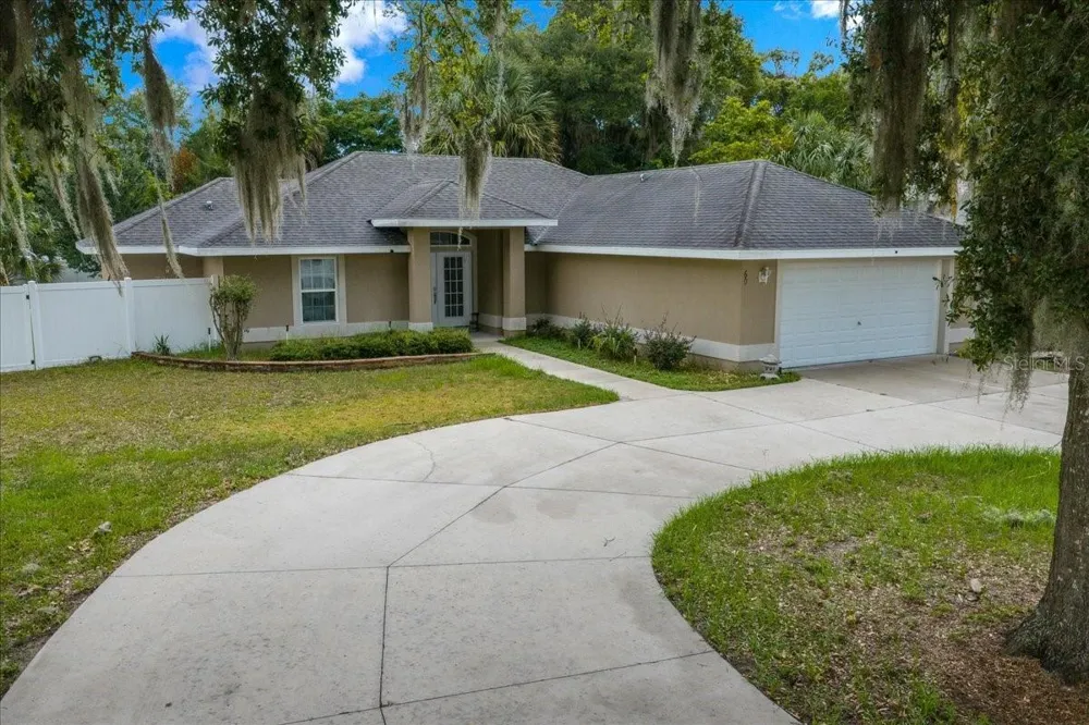 60 OWENS STREET Umatilla, FL 32784