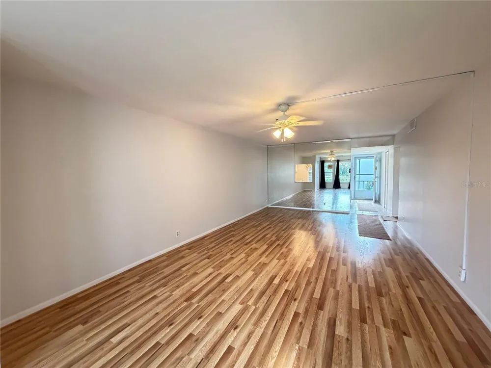 333 LAKE HOWARD DRIVE NW #211B Winter Haven, FL 33880