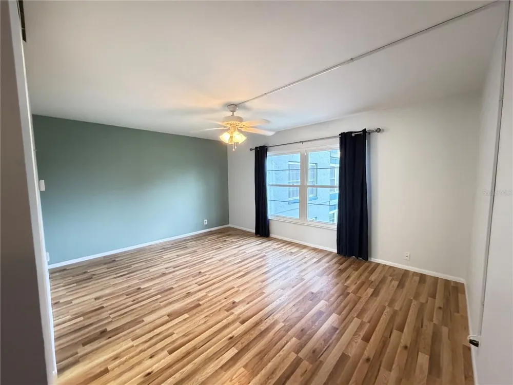 333 LAKE HOWARD DRIVE NW #211B Winter Haven, FL 33880