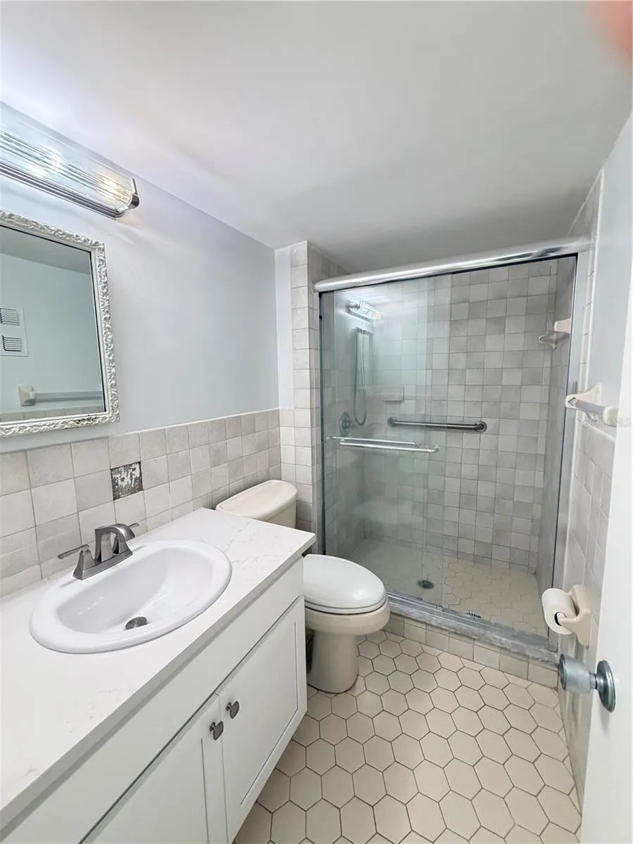 333 LAKE HOWARD DRIVE NW #211B Winter Haven, FL 33880