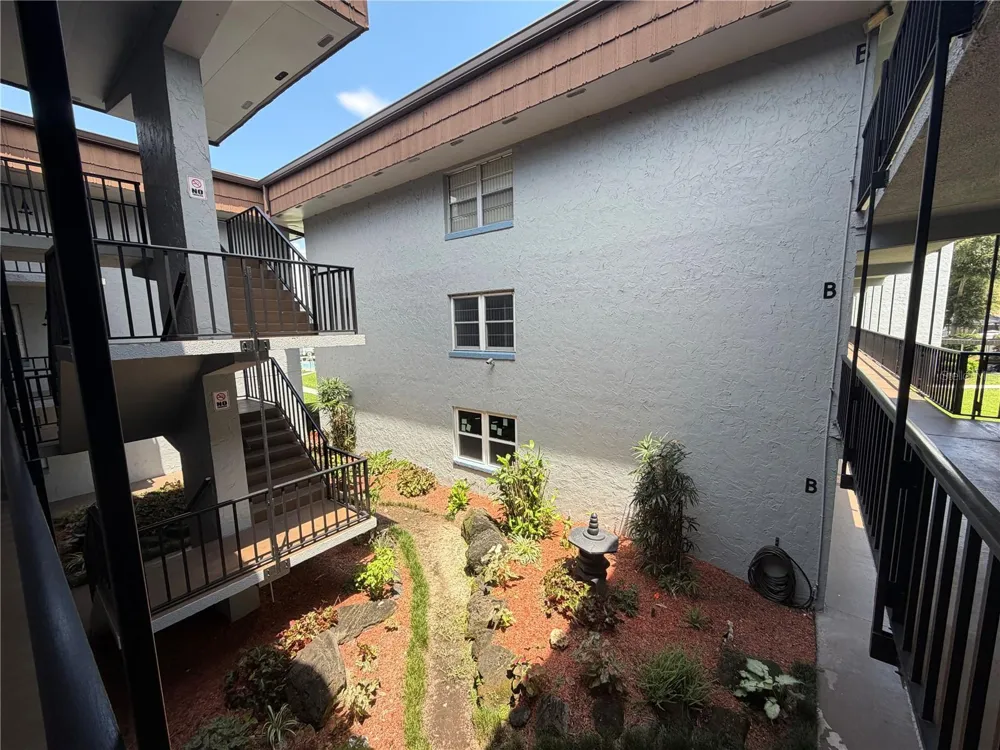 333 LAKE HOWARD DRIVE NW #211B Winter Haven, FL 33880