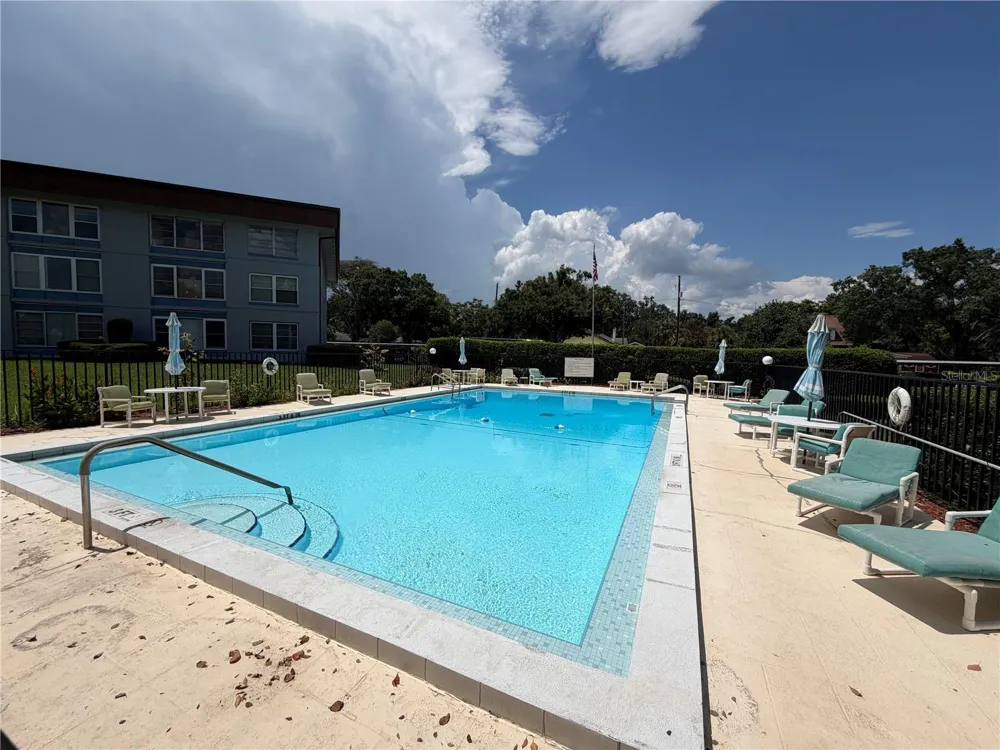333 LAKE HOWARD DRIVE NW #211B Winter Haven, FL 33880