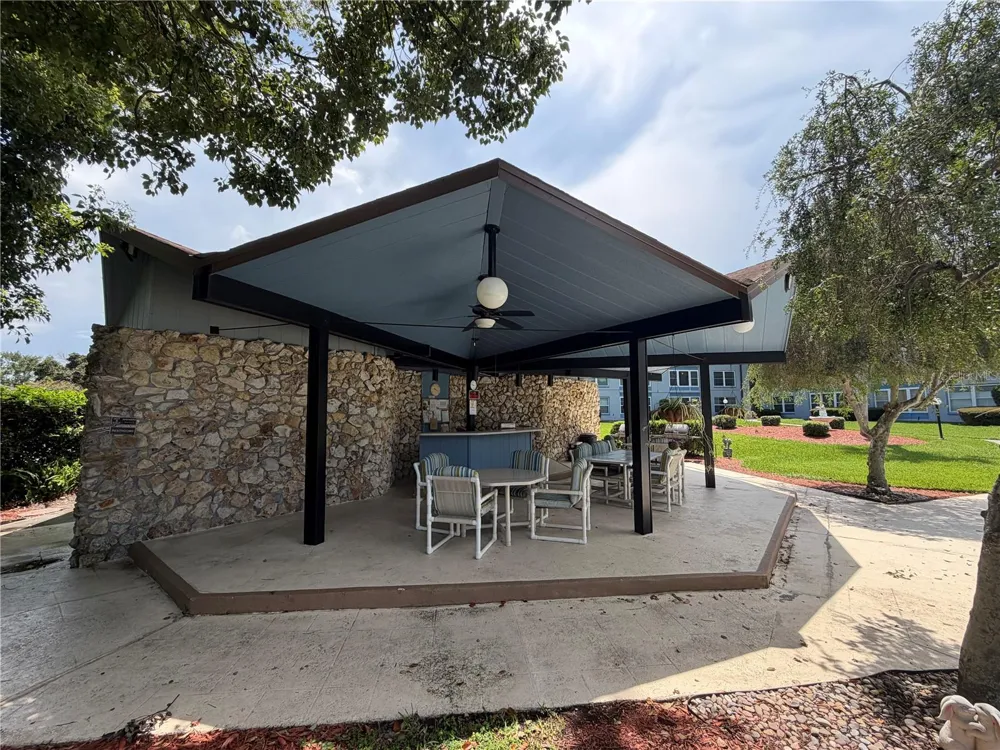 333 LAKE HOWARD DRIVE NW #211B Winter Haven, FL 33880