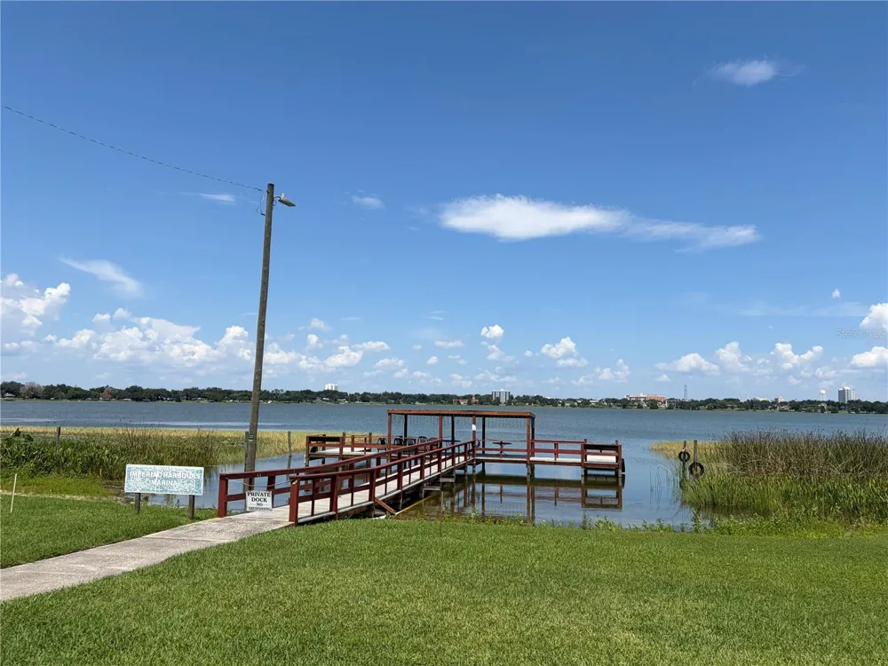 333 LAKE HOWARD DRIVE NW #211B Winter Haven, FL 33880