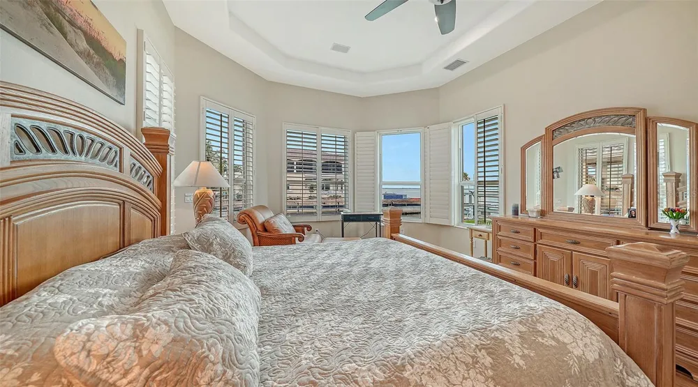 657 HALYARD LANE Longboat Key, FL 34228
