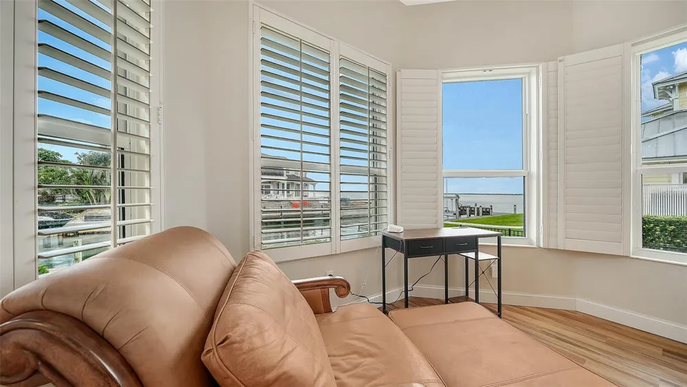 657 HALYARD LANE Longboat Key, FL 34228