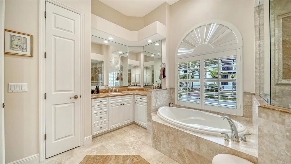 657 HALYARD LANE Longboat Key, FL 34228
