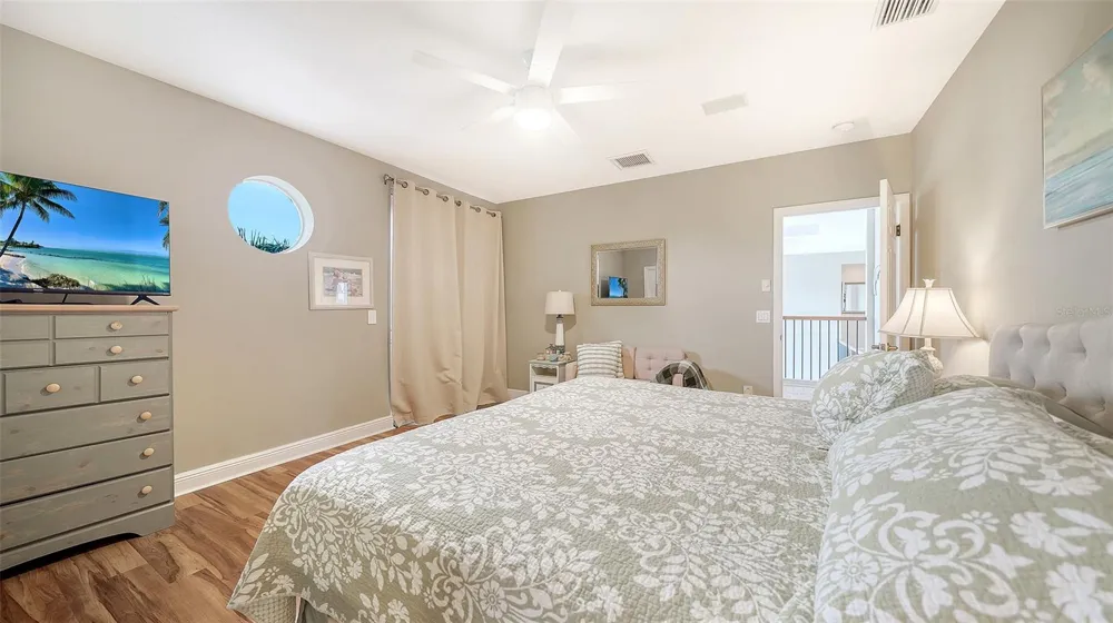 657 HALYARD LANE Longboat Key, FL 34228