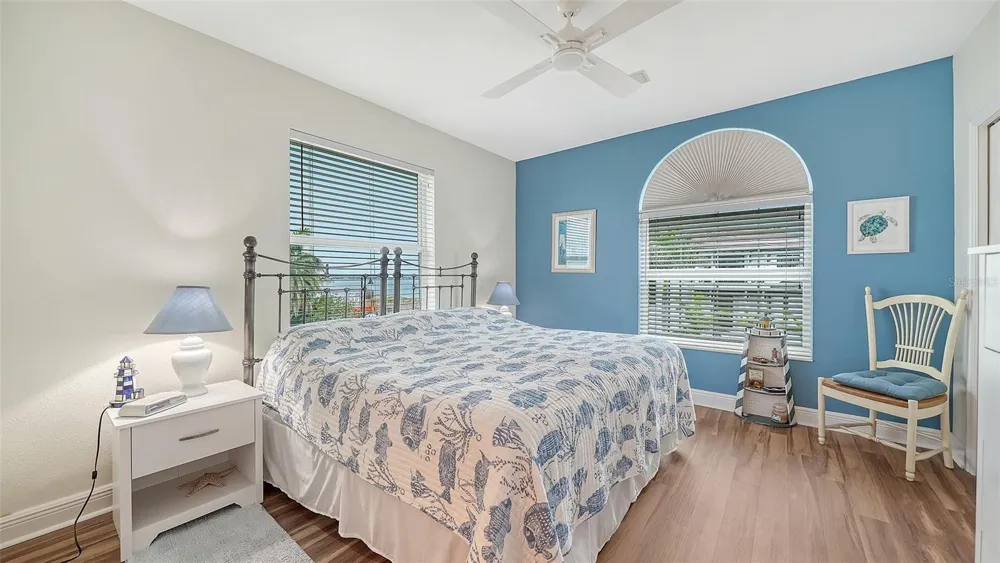 657 HALYARD LANE Longboat Key, FL 34228