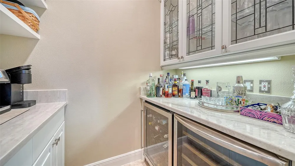 657 HALYARD LANE Longboat Key, FL 34228