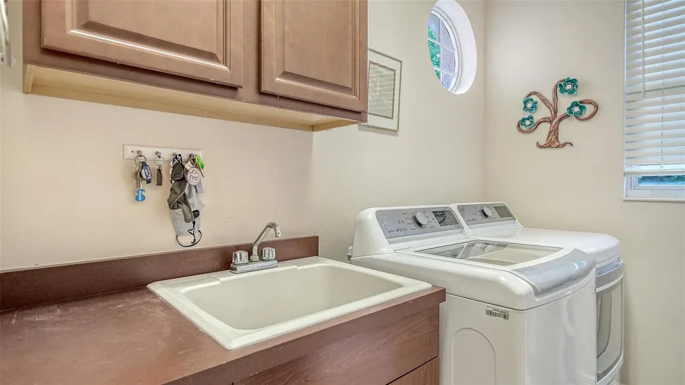 657 HALYARD LANE Longboat Key, FL 34228
