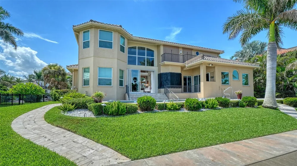 657 HALYARD LANE Longboat Key, FL 34228