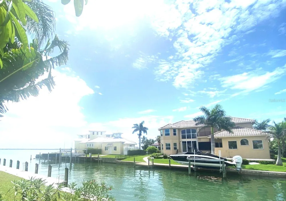 657 HALYARD LANE Longboat Key, FL 34228