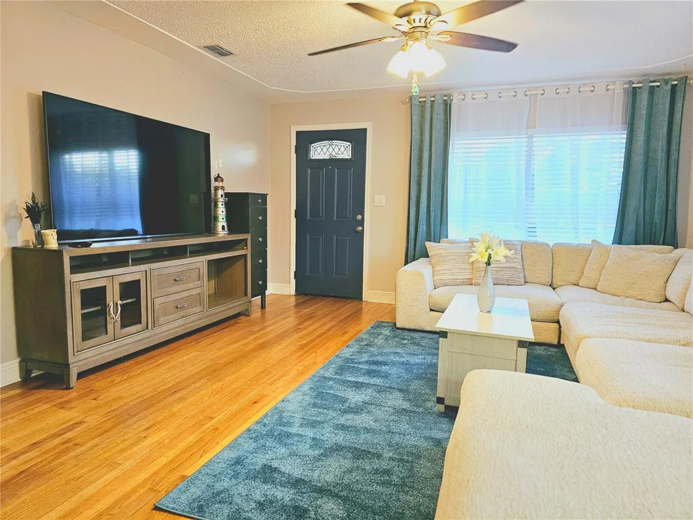 2035 28TH AVENUE St Petersburg, FL 33713