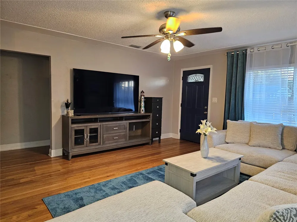 2035 28TH AVENUE St Petersburg, FL 33713