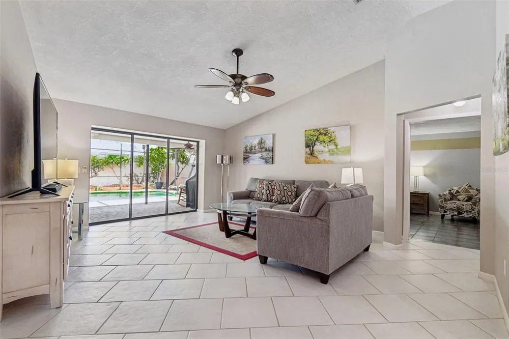1563 MISTY PLATEAU TRAIL Clearwater, FL 33765
