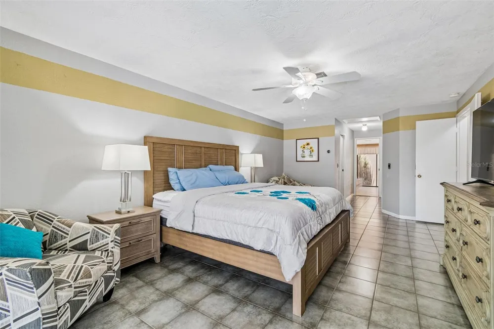 1563 MISTY PLATEAU TRAIL Clearwater, FL 33765