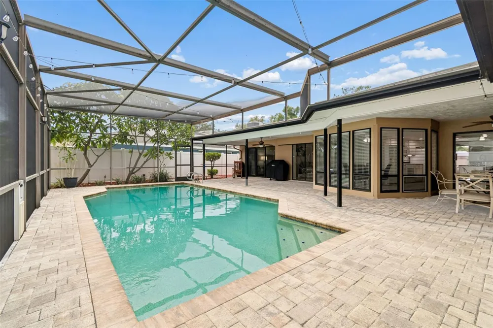 1563 MISTY PLATEAU TRAIL Clearwater, FL 33765