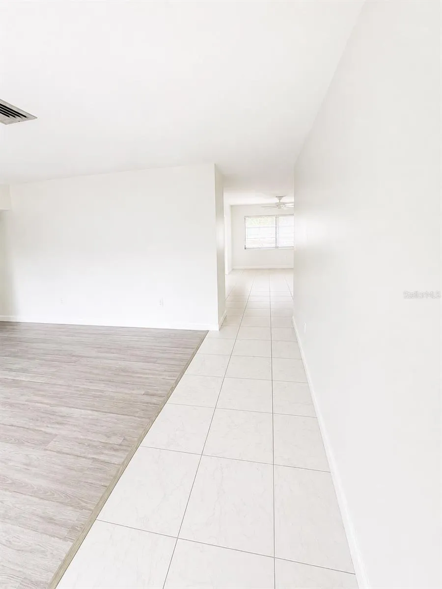 2428 LINWOOD DRIVE Sarasota, FL 34232