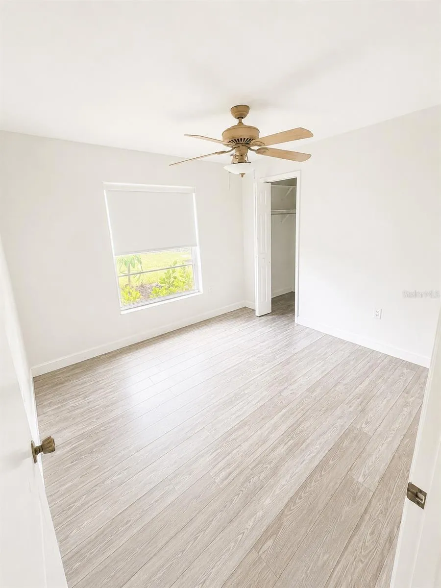 2428 LINWOOD DRIVE Sarasota, FL 34232