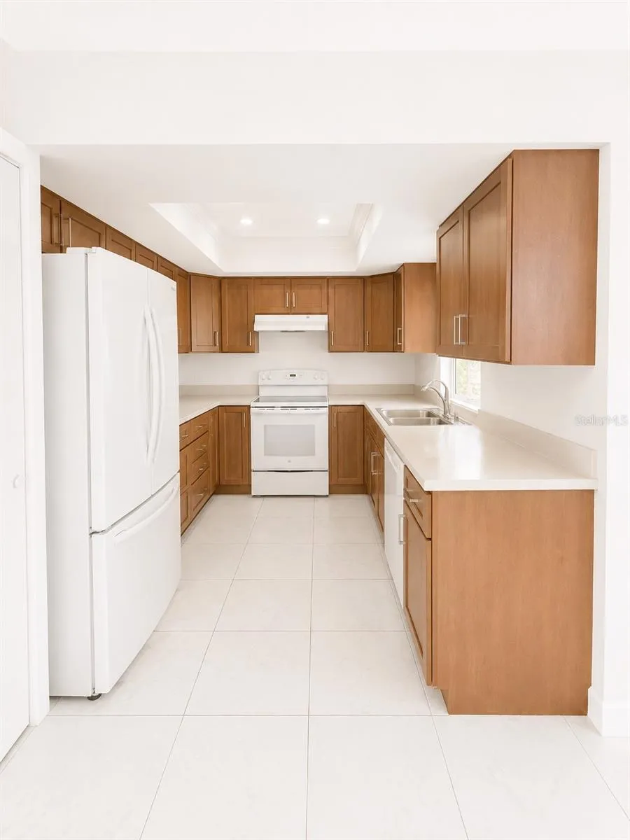 2428 LINWOOD DRIVE Sarasota, FL 34232