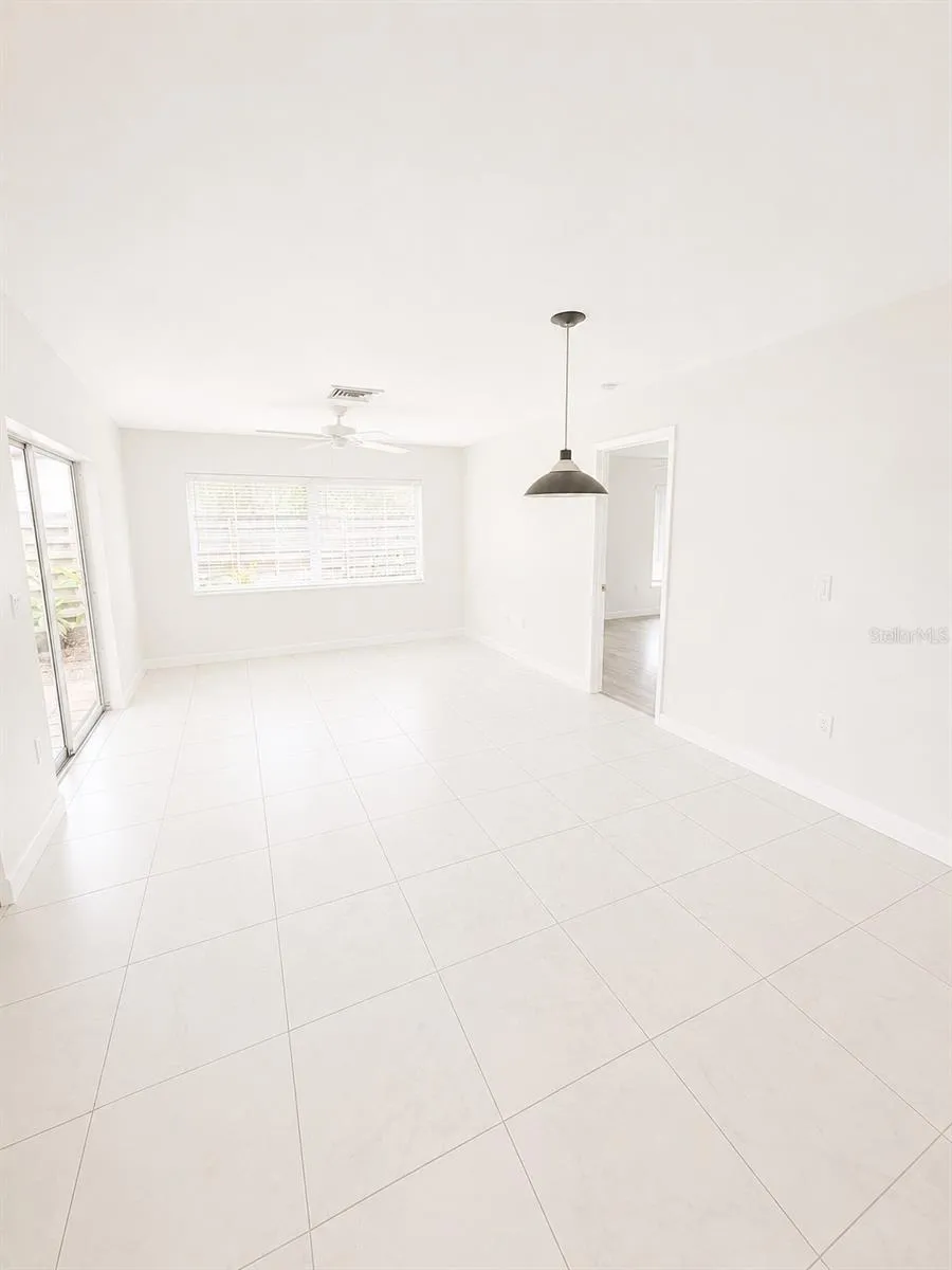 2428 LINWOOD DRIVE Sarasota, FL 34232