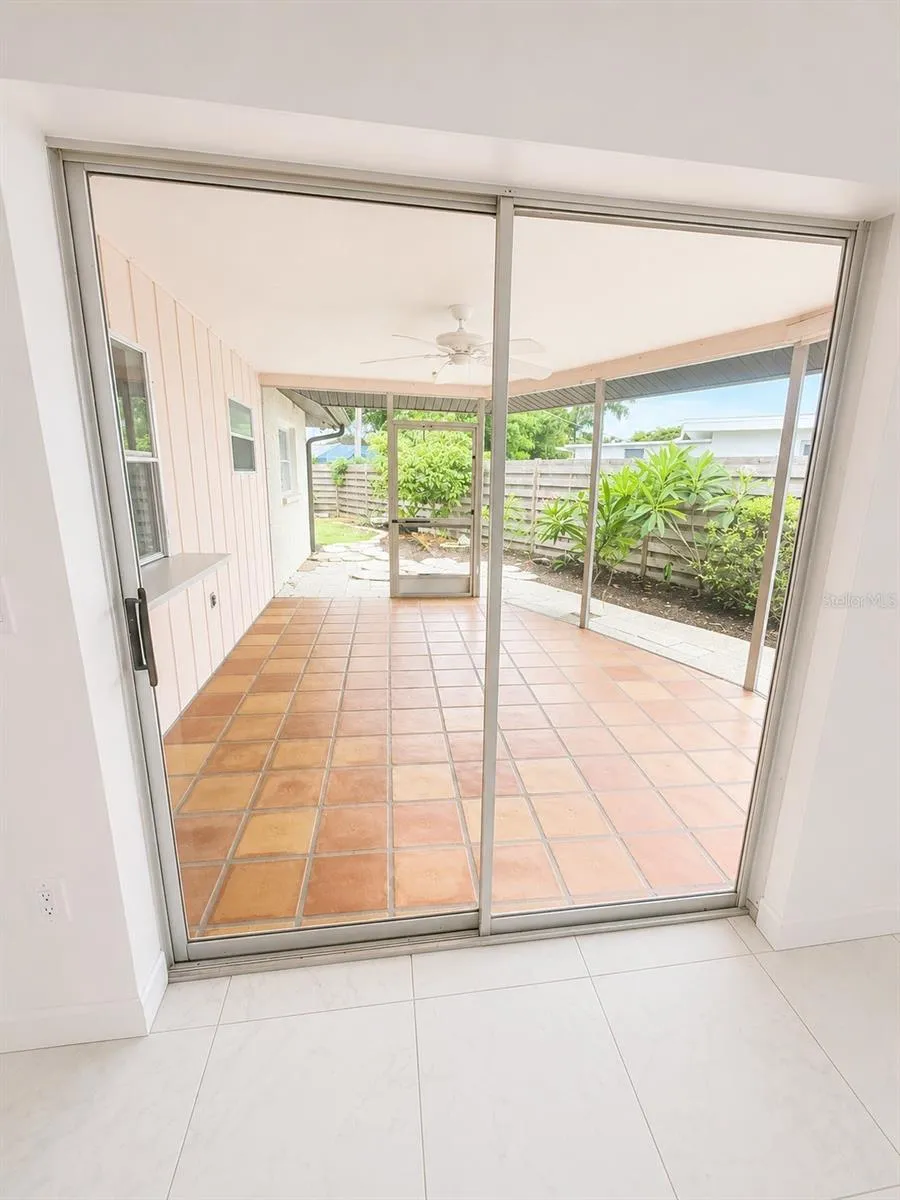 2428 LINWOOD DRIVE Sarasota, FL 34232