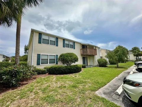 135 HUNTER LAKE DRIVE #F